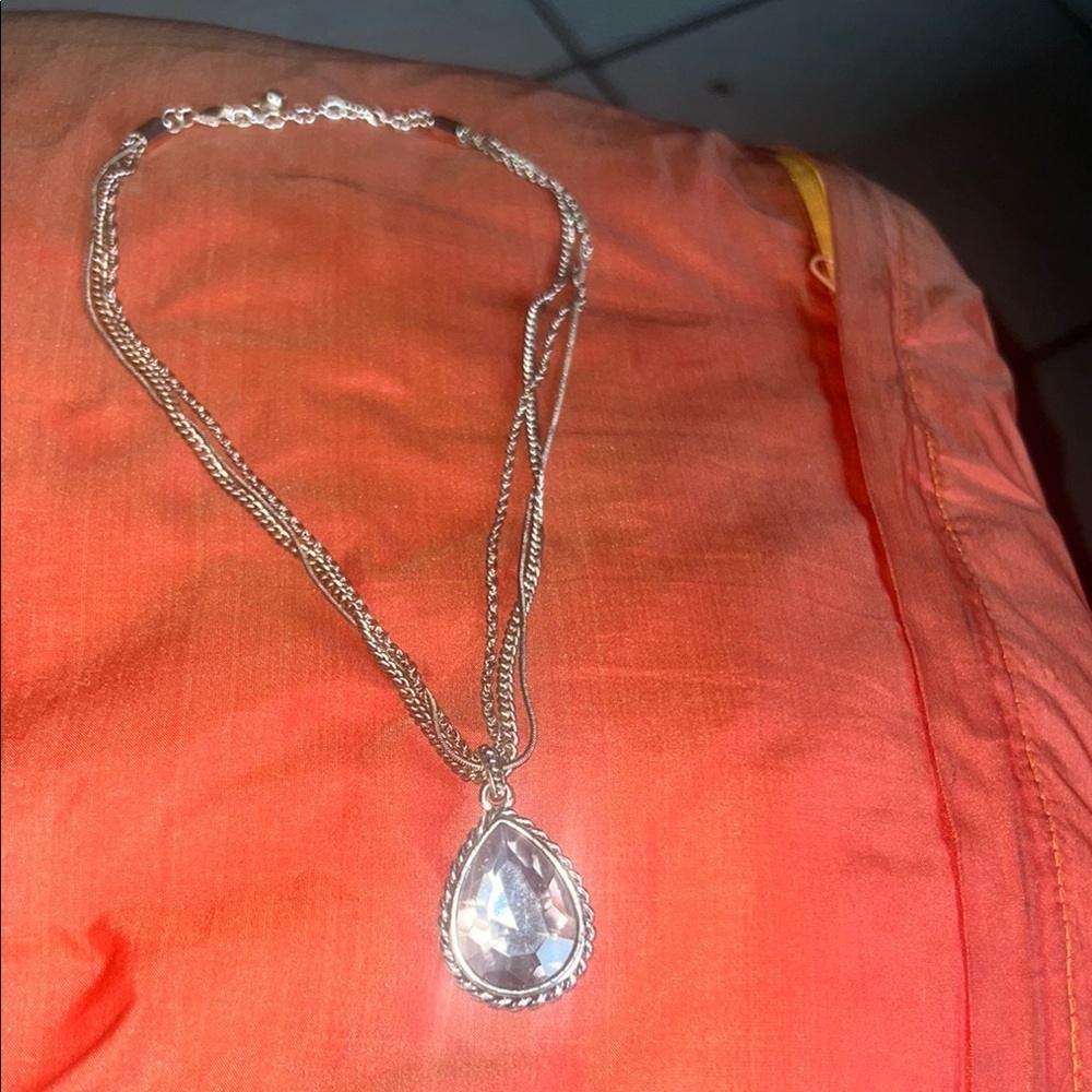 Silver Chain-Link Necklace with Teardrop Pendant
